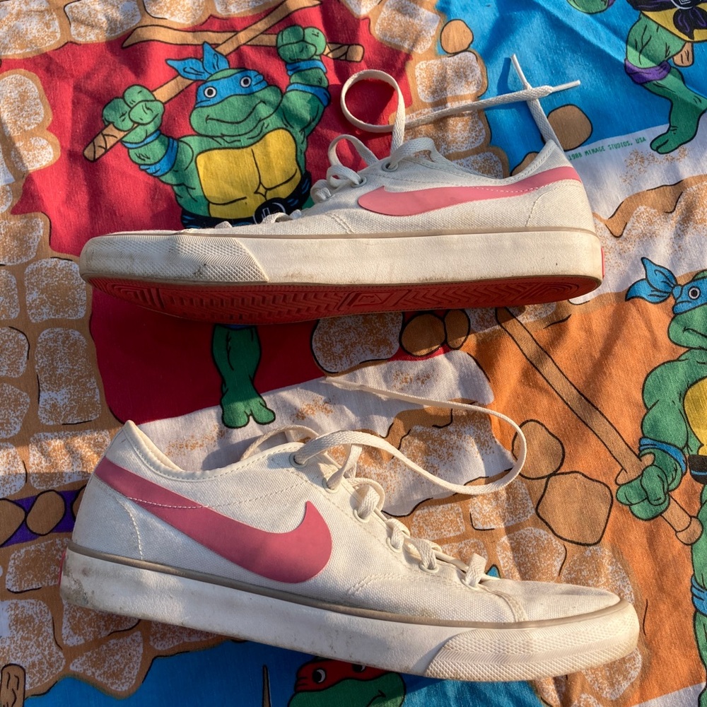Nike women size 9